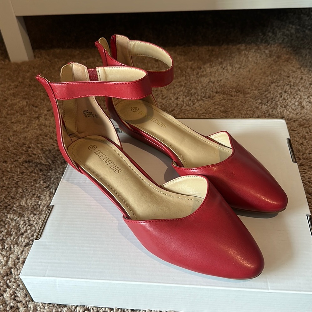 Dream Pairs. Red. Size 10.